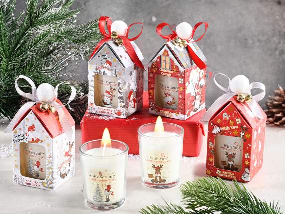 Candela profumata in bicchiere di vetro con decori di Natale