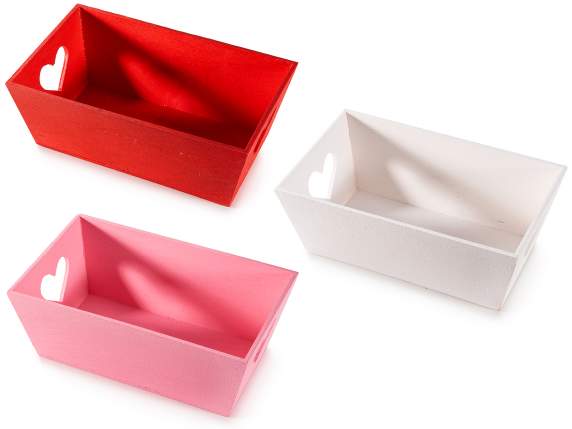 Cesta-caja de madera con asas en forma de corazón