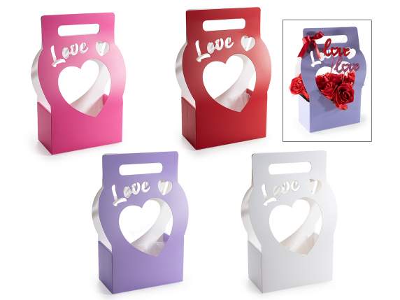 Cesta flores papel forma corazón con escritura tallada