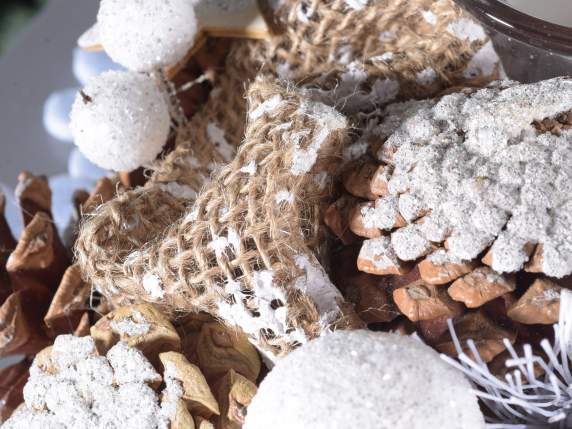 Centerpiece with 3 glass candle holders and snowy pine cones