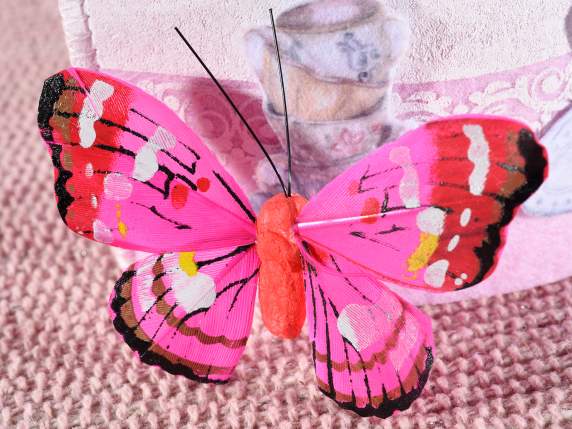 Mariposa pintada a mano sobre clip de metal en caja de 12
