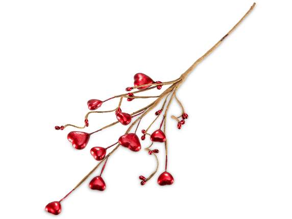 Branche artificielle avec coeurs et bourgeons rouges