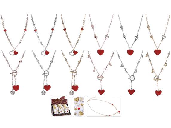 Collier en métal avec cœur laqué et strass, avec carte