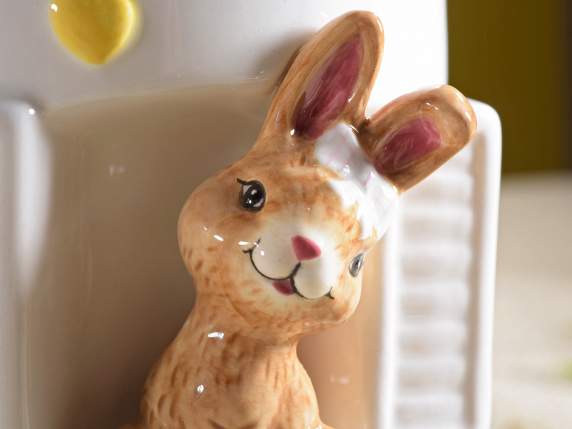 Borcan alimentar din ceramica cu iepuri si decoratiuni