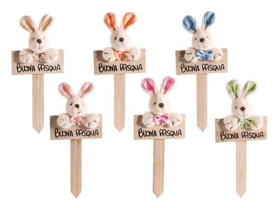 Letrero de madera de Feliz Pascua con conejito de peluche