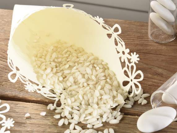 Pack of 50 cones with lace for rice in ecru paper