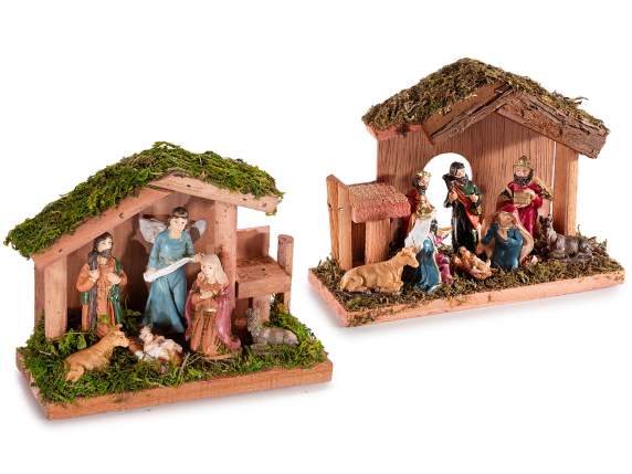 Crèche en bois avec personnages en mousse et résine