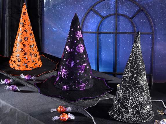 Sombrero de bruja con decoraciones metálicas de Halloween