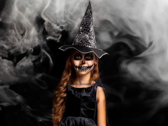 Sombrero de bruja con decoraciones metálicas de Halloween