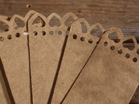 Pack of 50 tags in natural paper with hearts and string
