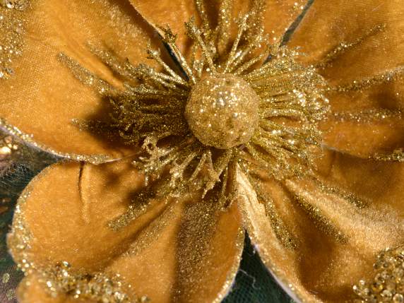 Fleur en tissu effet velours avec paillettes dorées