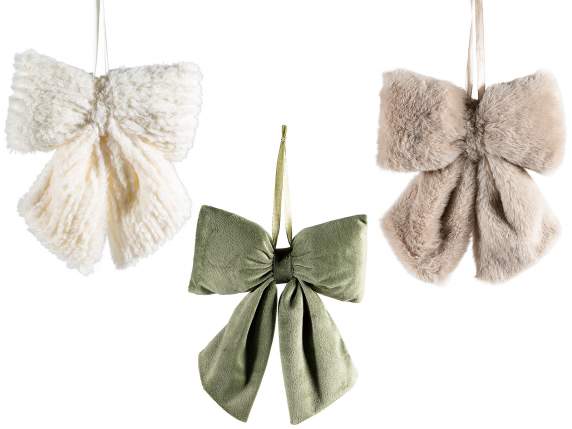 Fundă decorativă suspendată din material textil colorat moal