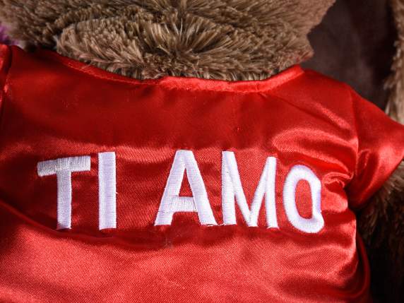Cagnolino in peluche con T-shirt rossa e scritta  Ti Amo