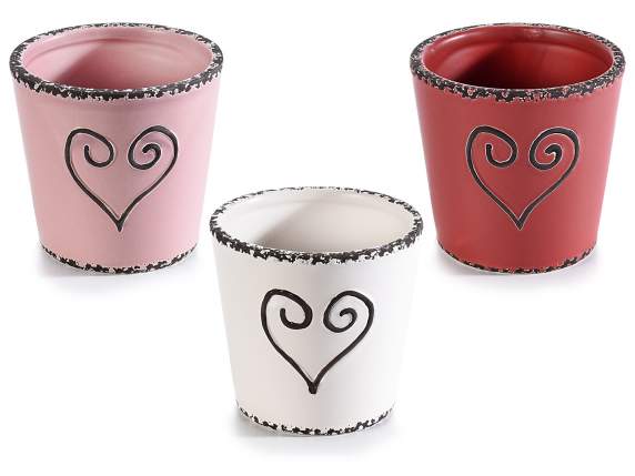 Vaso in ceramica con decoro anticato a cuore