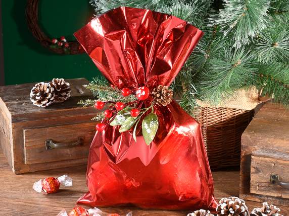 Bouquet enneigé avec pomme de pin, champignon et fruits