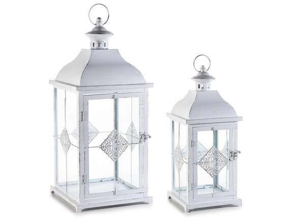Lot de 2 lanternes anciennes en métal blanc à décor sculpté