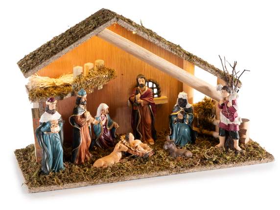 Crèche en bois avec personnages en résine, mousse, lumières