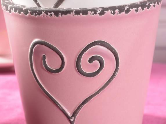 Vase en céramique à décor de coeur ancien