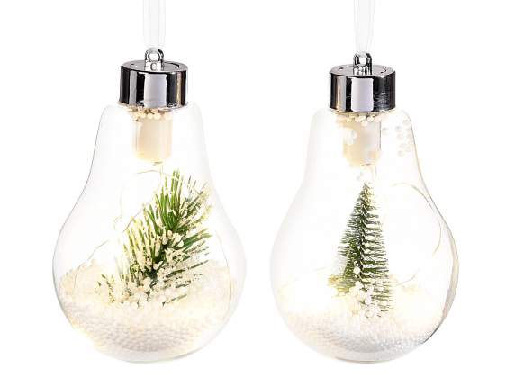 Ampoule en verre avec neige, pin et lumières LED à accrocher