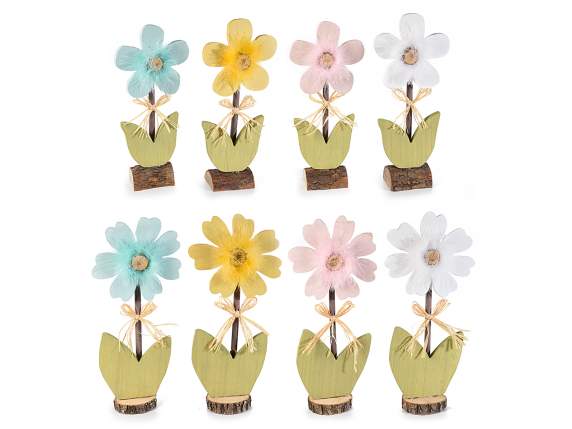 Fleur décorative en bois coloré avec des décorations en plum