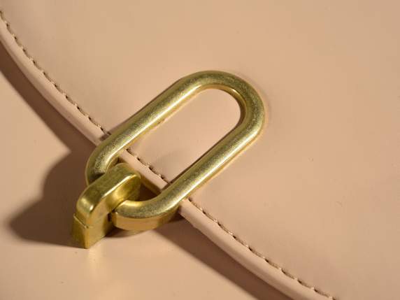 Borsa similpelle con tracolla e chiusura frontale c-girello