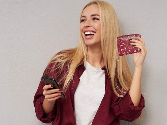 Portafoglio donna in similpelle con zip e stampa Fashion