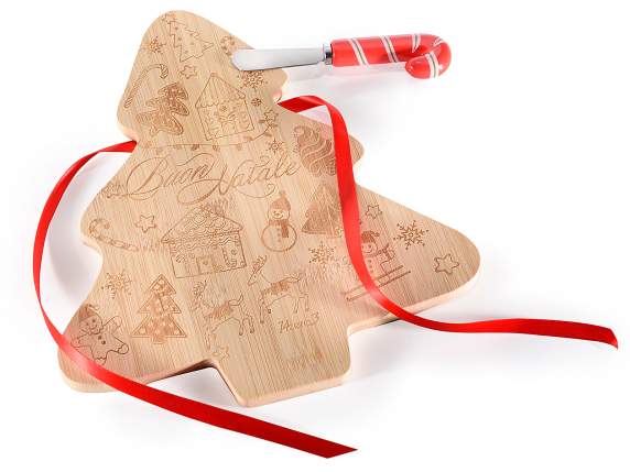 Holzschneidebrett verziert mit Baum mit Messer und Schleife