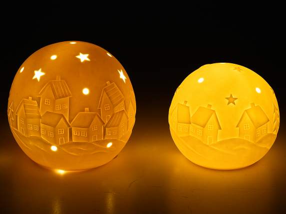 Set von 2 Keramikkugeln mit verschneiter Landschaft und LED-