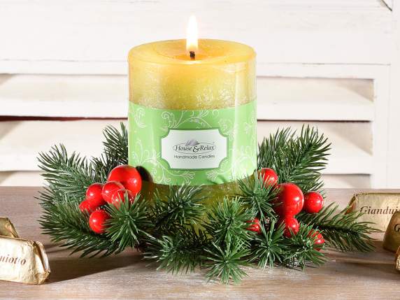 Guirlande de mini sapins artificiels avec des baies rouges