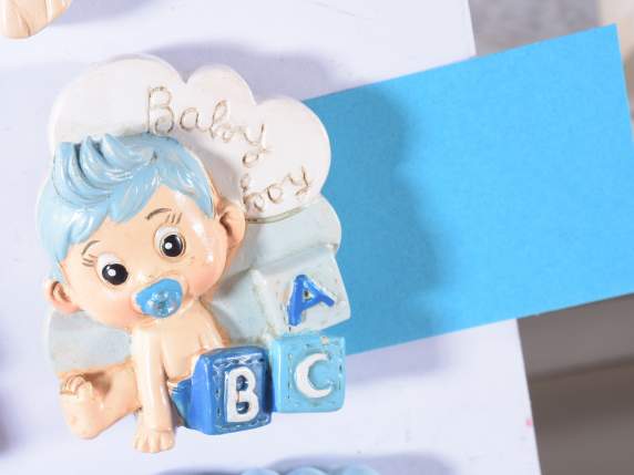 Imán de nacimiento de bebé en resina coloreada con imán