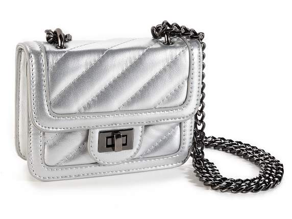 Mini bag similpelle matelassé con catena e dettagli bruniti