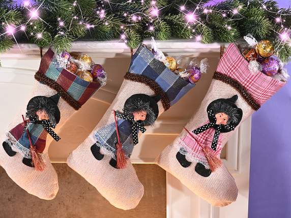 Calza in stoffa con Befana in resina in rilievo da appendere