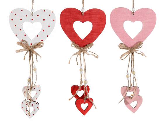 Cuore pendente in legno con decori da appendere