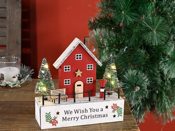 Decoro natalizio in legno a casetta con alberi e luci LED