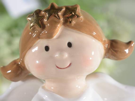Angioletto in ceramica da appoggiare con dettagli dorati