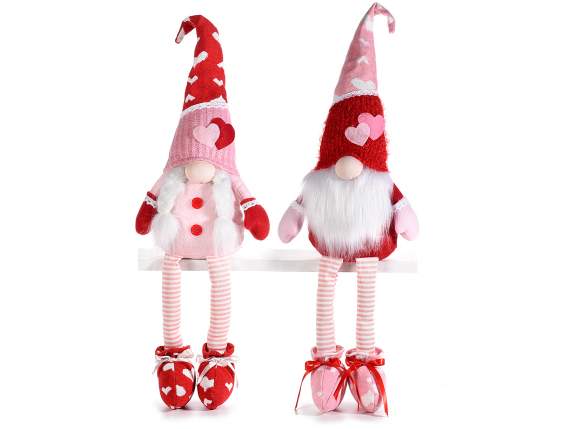 Gnomo in stoffa gambelunghe con decoro cuori