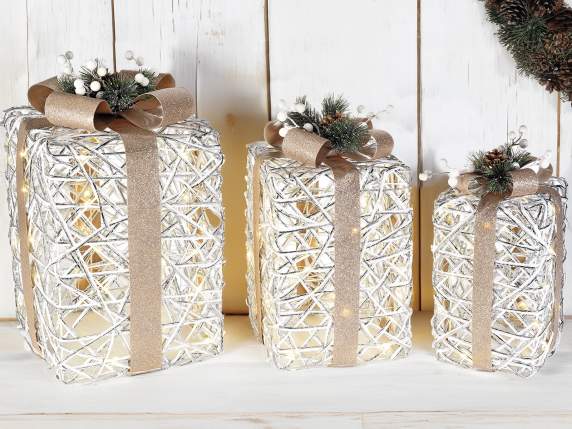 Set 3 pacchi regalo in rattan con luci led bianco caldo