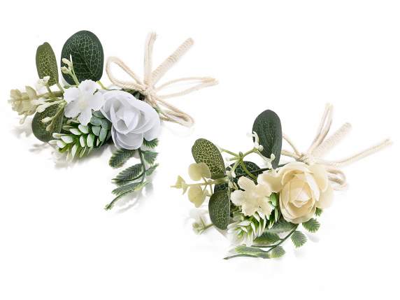 Mazzolino con rosa e fiorellini artificiali