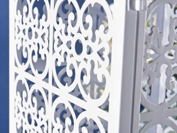 Set 2 lanterne lunghe in metallo bianco con decori traforati