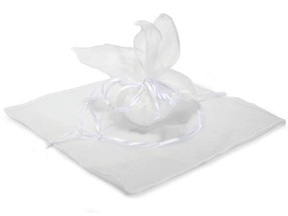 Tulle in organza con tirante, base quadrata e bordo orlato