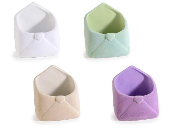 Jarrón de terracota de colores con sobre efecto terciopelo