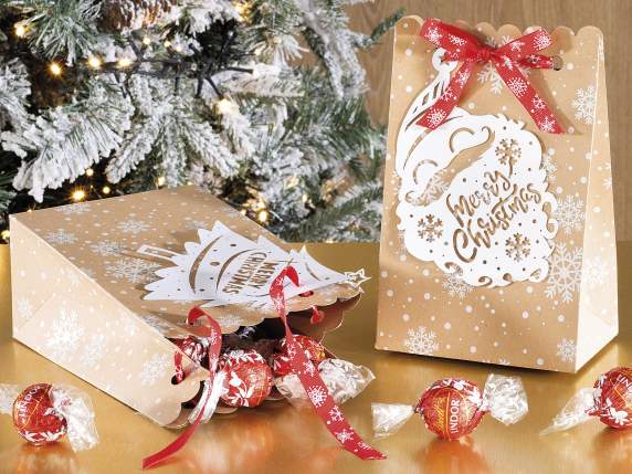 Bolsa de papel natural sin asas con etiqueta y lazo rojo