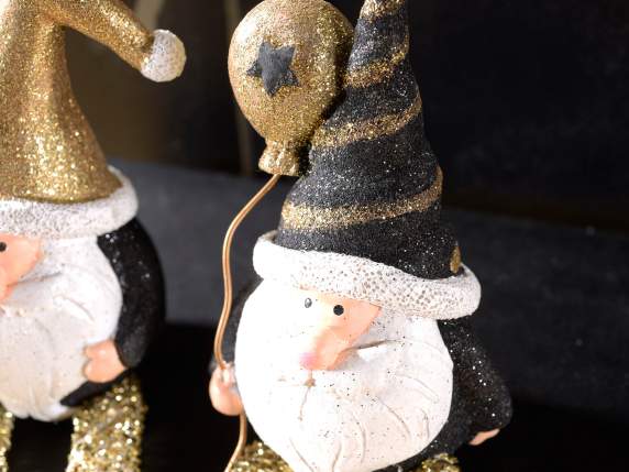 Papá Noel con patas largas en resina con detalles de purpuri