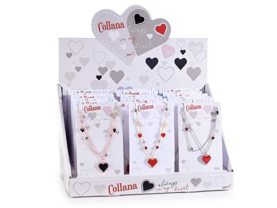Collar de metal con corazones lacados y pedrería con tarjeta