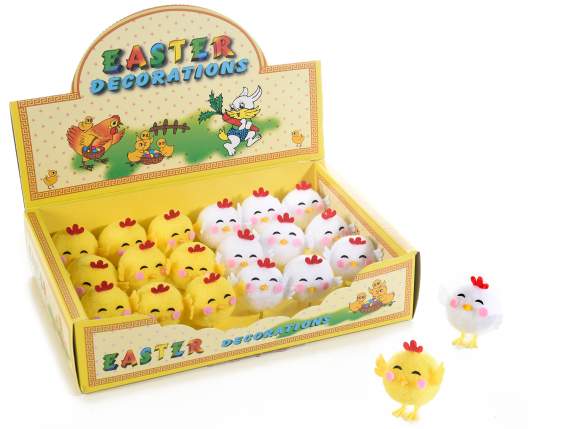 Expositor con 18 gallinas decorativas