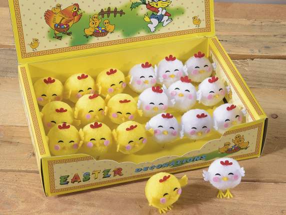 Expositor con 18 gallinas decorativas