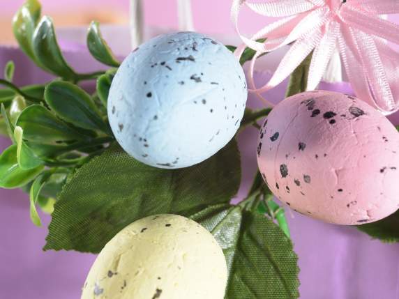 Ramo de huevos de Pascua coloridos