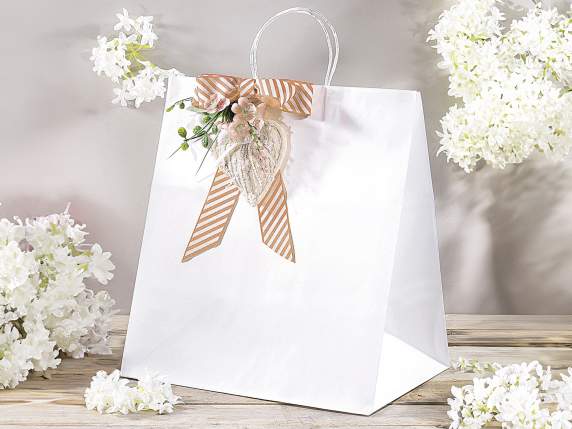 Bolsa-sobre de papel blanco grande y de base ancha.
