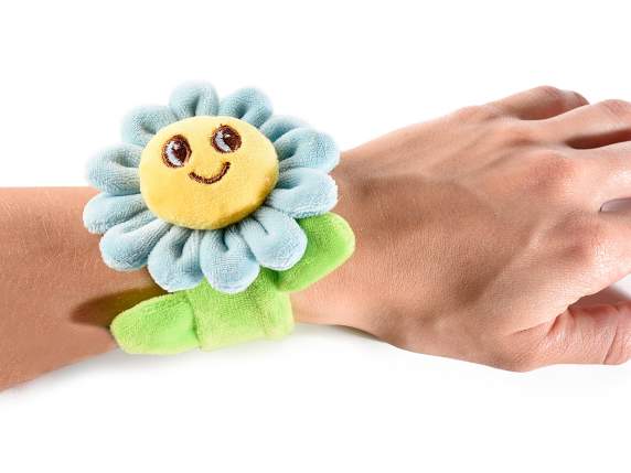 Pulsera de flores en suave tela