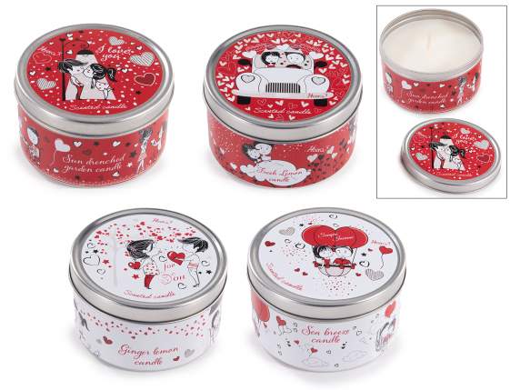 Vela perfumada en caja de metal con enamorados